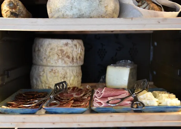 Alivi Di Santa Giulia 酒店 4*