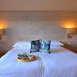 Alivi Di Santa Giulia Hotell 4*