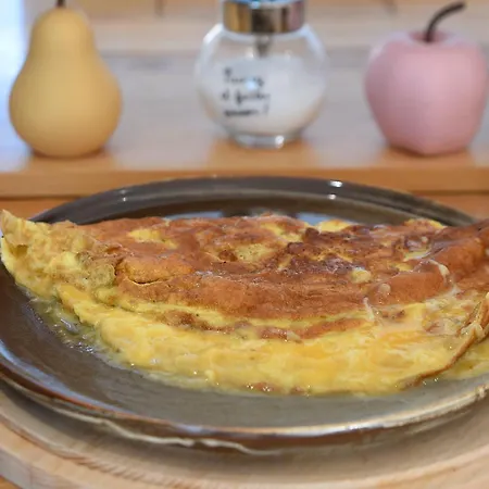 Готель Alivi Di Santa Giulia 4*