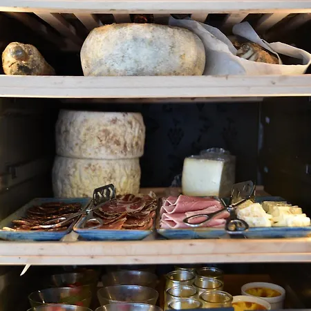 Alivi Di Santa Giulia Готель 4*