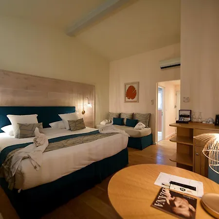 Hotel Alivi Di Santa Giulia 4*