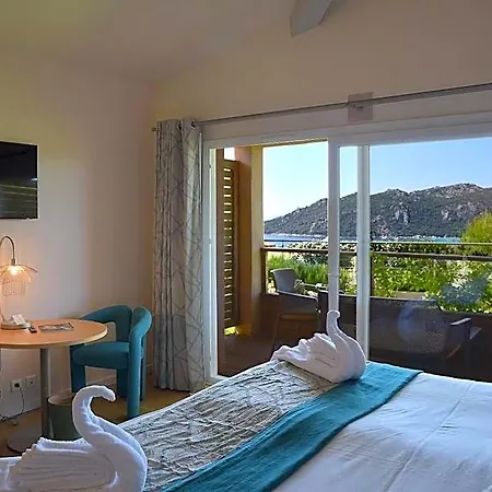 Hotel Alivi Di Santa Giulia فندق 4*