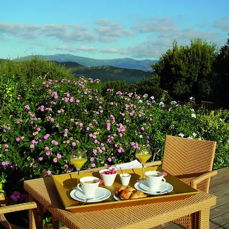 Готель Alivi Di Santa Giulia