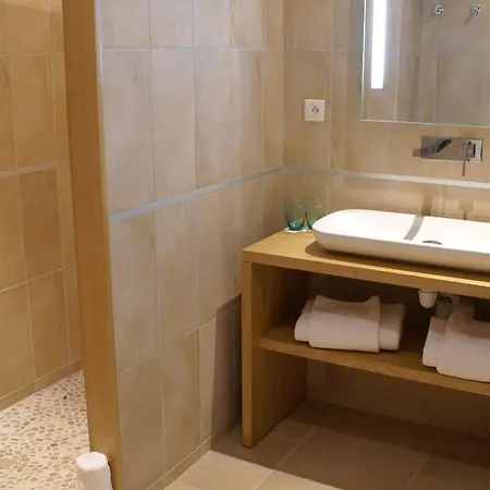 Готель Alivi Di Santa Giulia