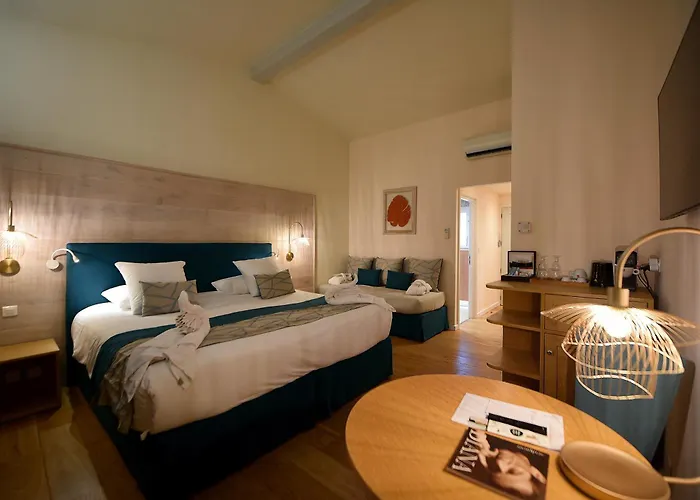 Hotel Alivi Di Santa Giulia 4*